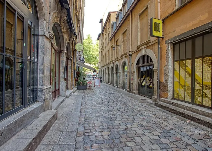 VIEUX LYON Quai de Saône